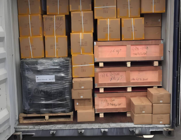 Port to door LCL shipment with mixed small packages and pallets inside container